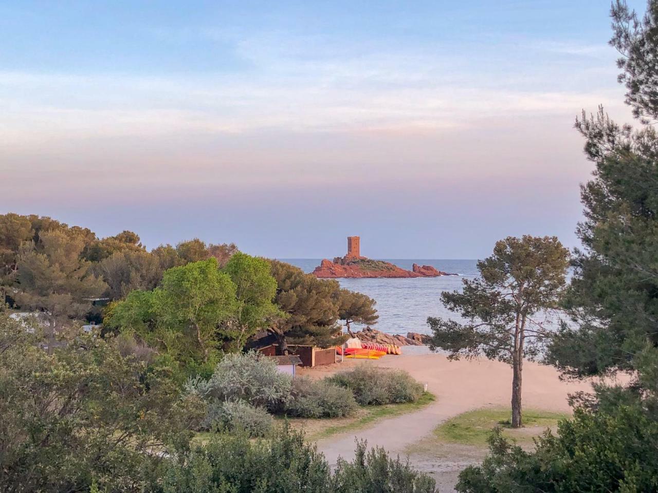 Le Semaphore Saint-Raphael  Luaran gambar